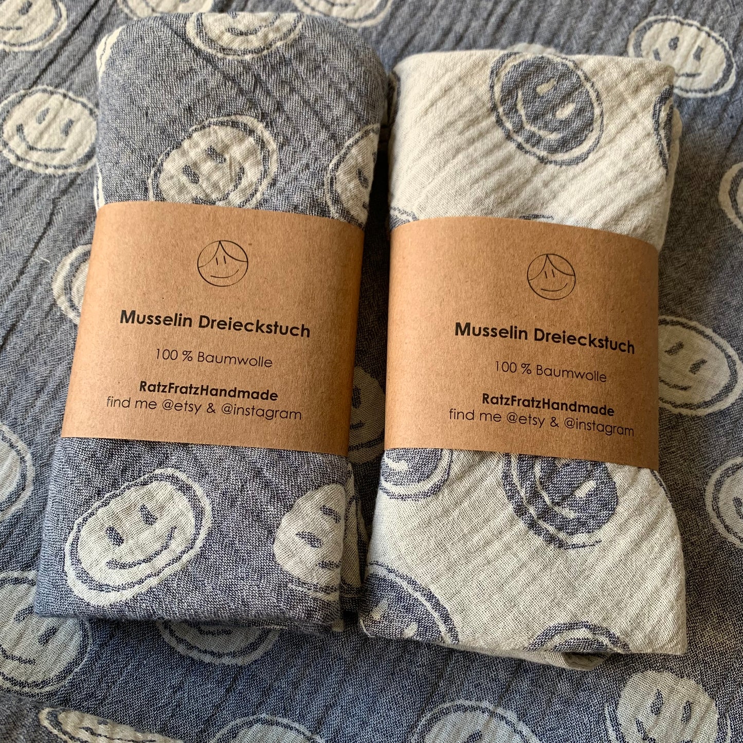 Dreieckstuch "Smileys navy/ecru"